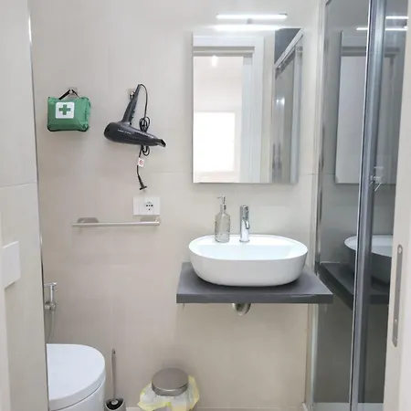 Casa Ginevra Lusso Fronte Mare Con Posto Auto Διαμέρισμα